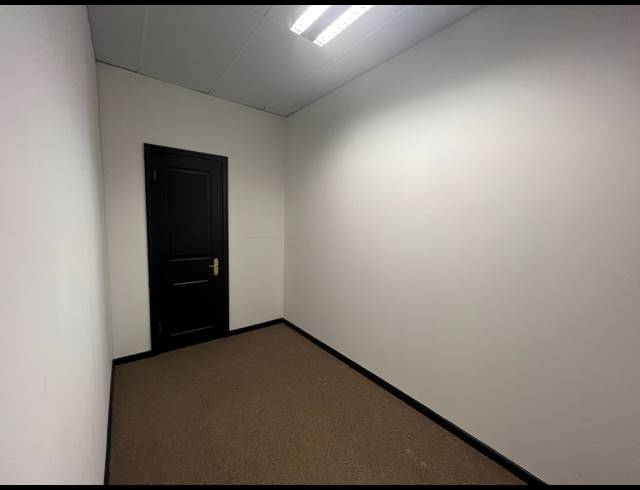 210M² OFFICE TO LET IN ROSEBANK